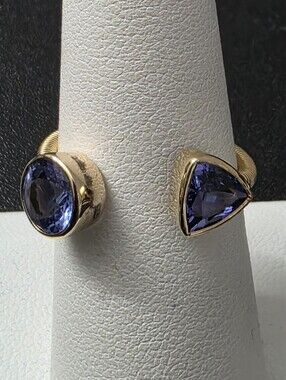 Watch Video / 14K Gold Double-Ended Open Tanzanite Ring